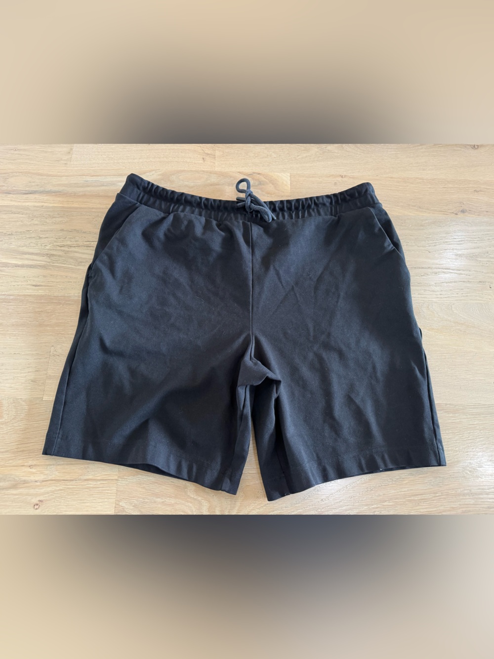 Banana Republic BR standard men’s black pull on shorts size large
